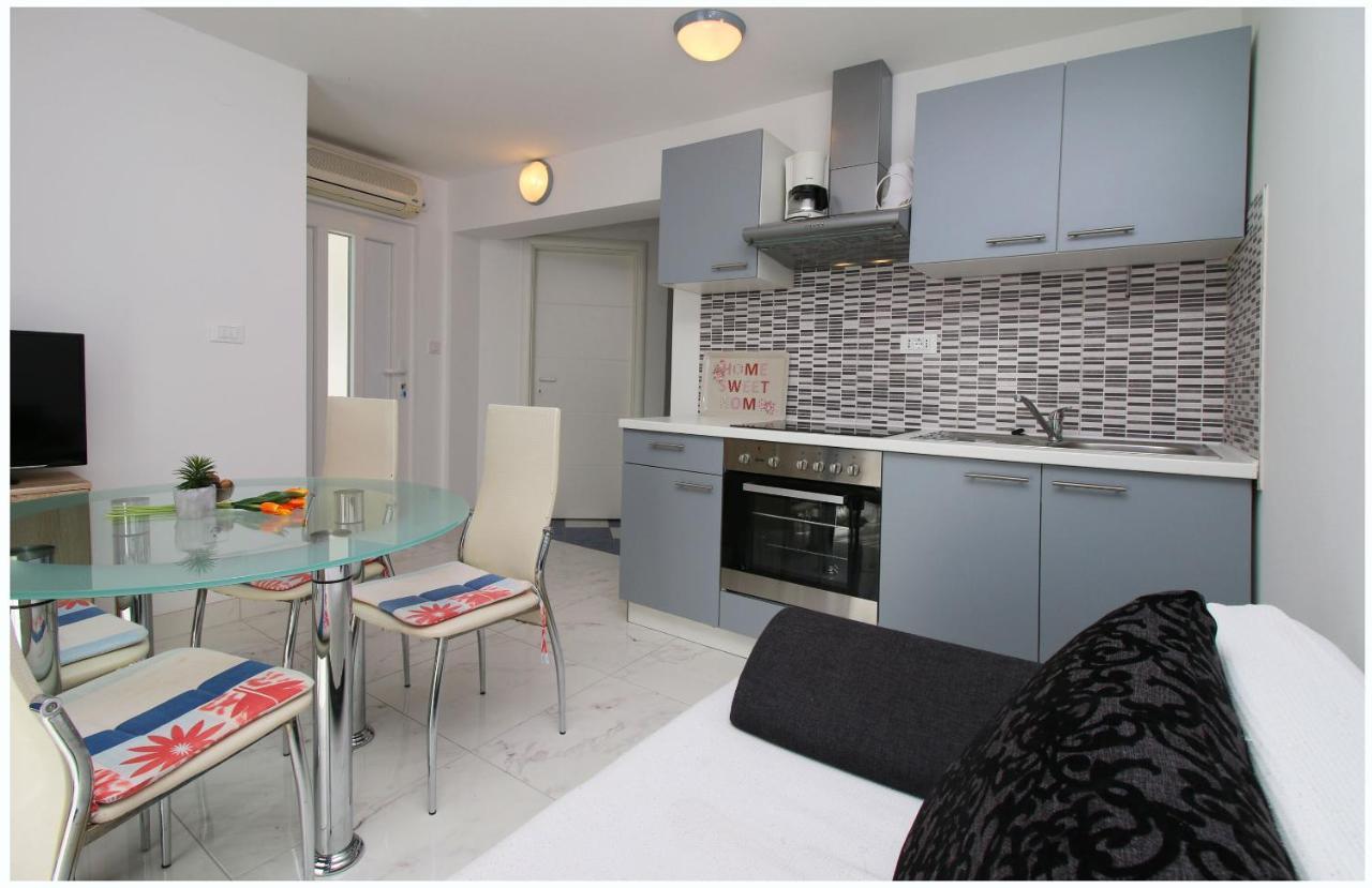 Apartments Elvis Primošten Exterior foto
